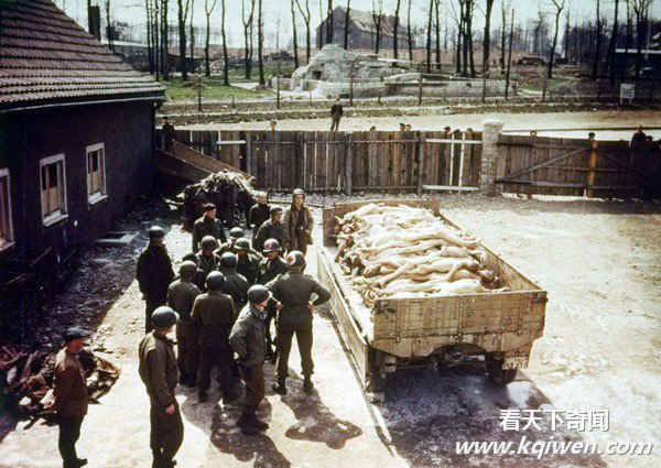 揭开二战时德国纳粹令人发指的暴行 死亡营尸体遍地(组图)